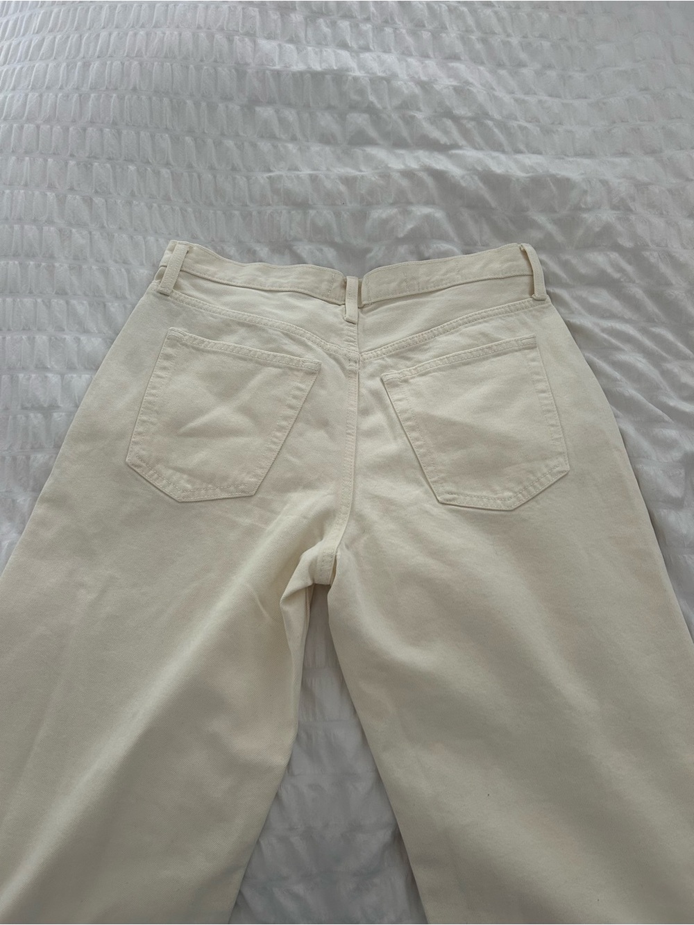 White Universal Threads Jeans - Picture 2 of 6